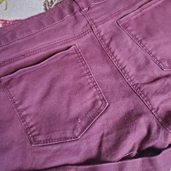H&M Cuffed Midi Length Denim Short Shorts Maroon Red Women's Size 4 - Picture 5 of 8